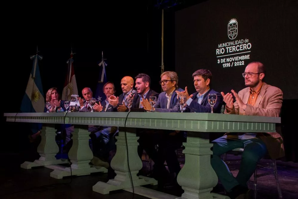 multimedia.normal.9bee56c73c16e76b.52c3ad6f205465726365726f20556e697665727369646164206279204d756e695f6e6f726d616c2e77656270